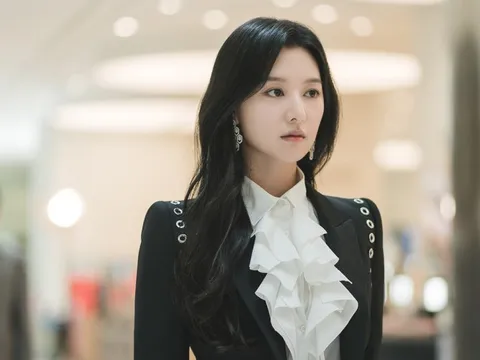 Mỹ nhân Hàn sinh ra để đóng vai tài phiệt: Ngày càng đẹp sau 11 năm nổi tiếng, xinh sang hoàn hảo ở phim mới