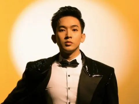 Chàng trai được mệnh danh “MC của các Hoa hậu”, dẫn thời sự đặc biệt HTV và loạt chương trình hot đầu năm 2024 là ai?