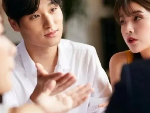 Họp lớp đầu năm, người yêu cũ chỉ nói một câu mà khiến tôi vỡ mộng toàn tập về tình đầu