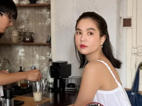 Ngọc Trinh sau khi hưởng án treo: Ăn vận gợi cảm đi chơi cùng gia đình, cầu mong cuộc đời êm ả