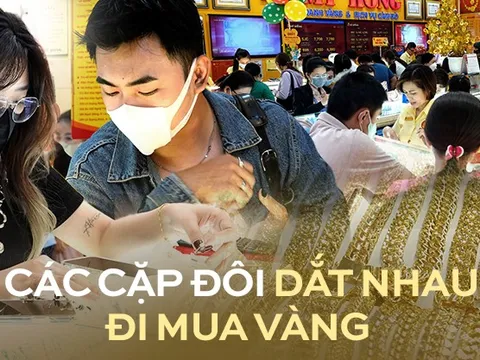 Cặp đôi chi hơn 100 triệu mua vàng trước ngày Thần Tài, nhiều người xin vía tài lộc 2024 không quan tâm lời lãi