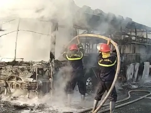 Điều tra nguyên nhân xe giường nằm cháy trên cao tốc Vĩnh Hảo - Phan Thiết