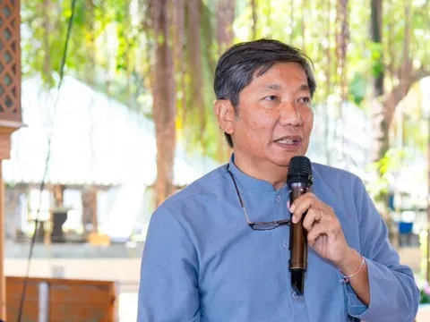 Tỷ phú đứng sau chuỗi tiệm vàng Mi Hồng nức tiếng TPHCM: Từ thiện kín tiếng, đỡ đầu nhiều quỹ học bổng ở miền Tây