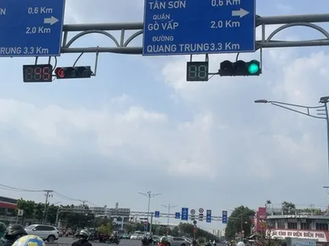 Vì sao đề xuất thay 16 hệ thống đèn giao thông quanh Tân Sơn Nhất?