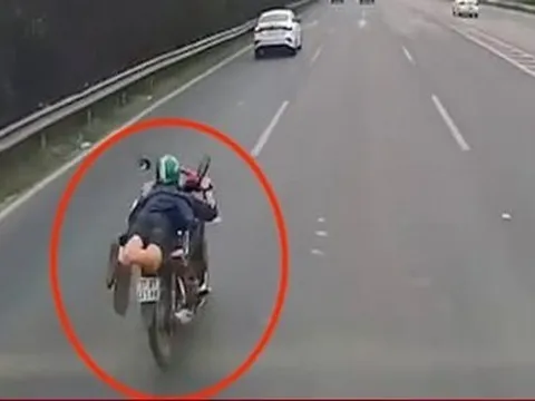Lời khai của tài xế nằm rạp lên yên xe máy, lao vun vút trên Đại lộ Thăng Long