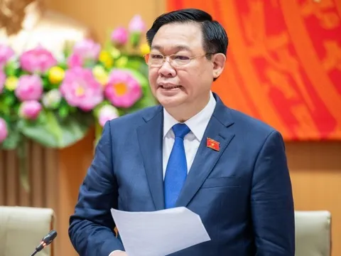 Nghiên cứu, đề xuất chế độ, chính sách đãi ngộ phù hợp cho cán bộ y tế