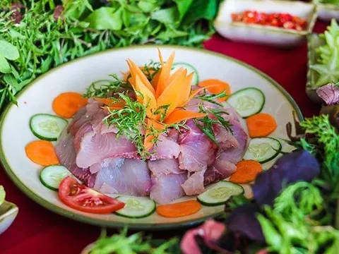 Thích ăn món tái, sống, người đàn ông bị sán chi chít