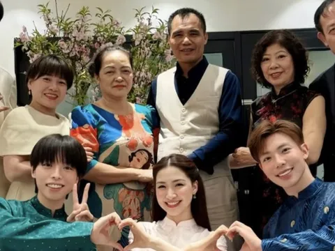 Gia đình Hoa dâm bụt tụ họp đầu năm, Hoà Minzy khẳng định mối quan hệ thân thiết sau 7 năm