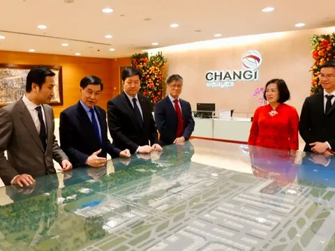 Bắt tay cùng Changi Airports, ông Johnathan Hạnh Nguyễn muốn “biến” Sân bay Cam Ranh như Sân bay Singapore