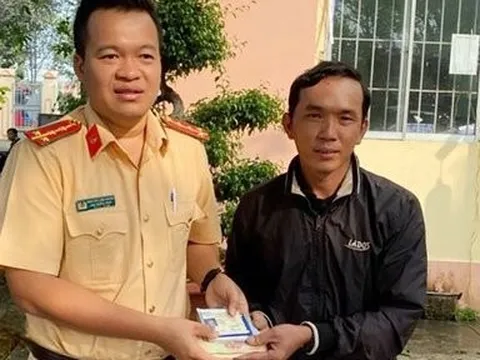 Bình Phước: Công an nhặt được của rơi trả lại người đánh mất