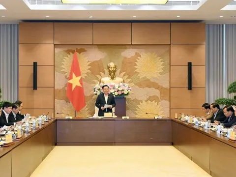 Chủ tịch Quốc hội chủ trì họp về Luật Công nghiệp quốc phòng, an ninh