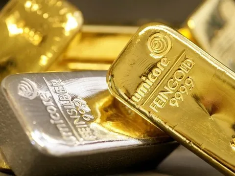 Kim loại quý gặp áp lực từ biên bản họp lãi suất của FED