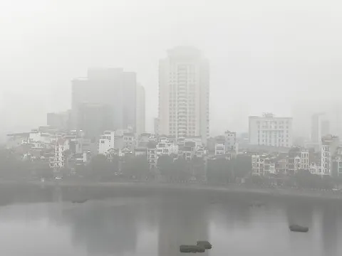 Hà Nội chìm trong mưa phùn, nồm ẩm kéo dài