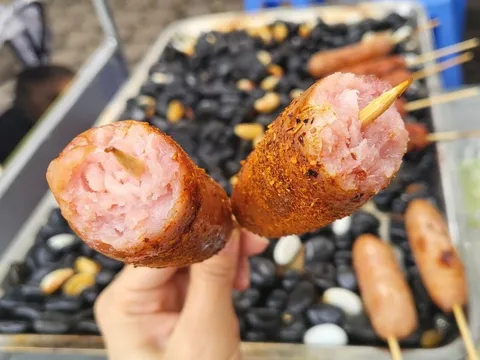 Trung Quốc "ồ ạt" rót vốn đầu tư vào Việt Nam, ẩm thực cũng làm mưa làm gió thị trường F&B: Cà phê ớt, lạp xưởng nướng đá, trà chanh giã tay cho đến Mixue, Haidilao đều 'nóng rẫy'