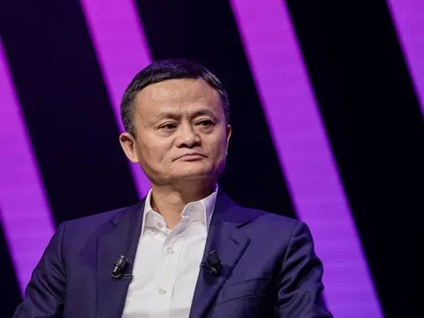 Quan niệm về tiền của các tỷ phú: Chủ tịch VinGroup coi tiền chỉ là công cụ, gia đình mới là hạnh phúc tuổi già; Jack Ma khẳng định càng nhiều tiền, càng mắc nhiều sai lầm