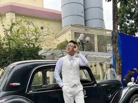 Tuấn Hưng bao rạp xem 'Đào, phở và piano'