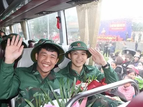 1.500 tân binh Hà Tĩnh lên đường nhập ngũ