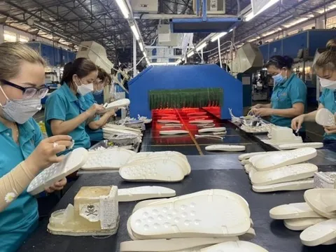 Nhiều đơn hàng trở lại, doanh nghiệp xuất khẩu da giày khởi sắc