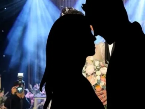 Chồng nổi tiếng thấy vợ bán hàng online cực khổ tặng cho chiếc túi hiệu giá bằng cả căn nhà: Làm gì mà giàu cỡ này?