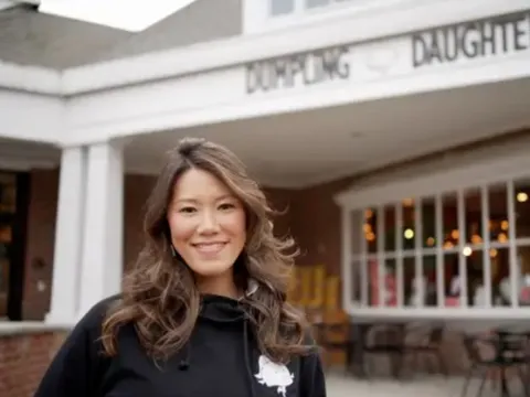 Nhiều nữ chuyên viên cấp cao lương cả tỷ đồng/năm bỏ việc để khởi nghiệp: Doanh thu bùng nổ, phát triển đa kỹ năng, có người lọt cả Forbes