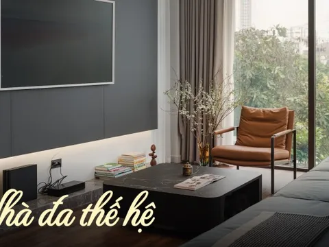 Ngôi nhà 3 thế hệ được ví như "chốn ẩn mình" lý tưởng nhờ được ôm trọn bởi không gian sân vườn xanh mát