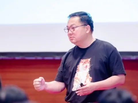 40% lao động sẽ bị ảnh hưởng bởi AI và người máy, sếp Hoàng Nam Tiến: Học 2 kỹ năng này để không bị thay thế!