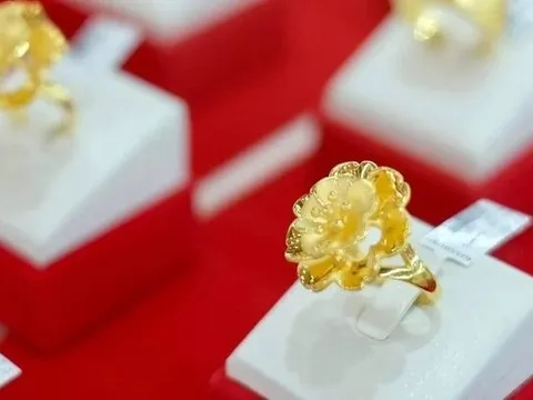 Cẩn trọng việc "lướt sóng" khi giá vàng "nhảy múa"