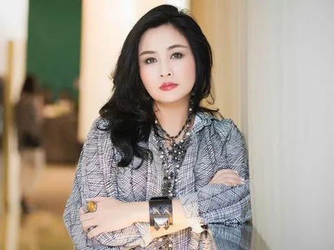 Nữ ca sĩ xinh đẹp vừa được trao tặng NSND: Mỹ nhân tuổi 55, cuồn cuộn sức sống