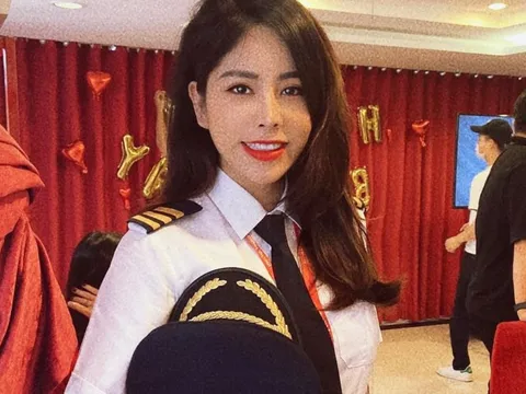 Sau ly hôn, mẹ đơn thân dốc sức trở thành cơ phó, được báo Trung Quốc gọi là “phi công đẹp nhất Việt Nam”
