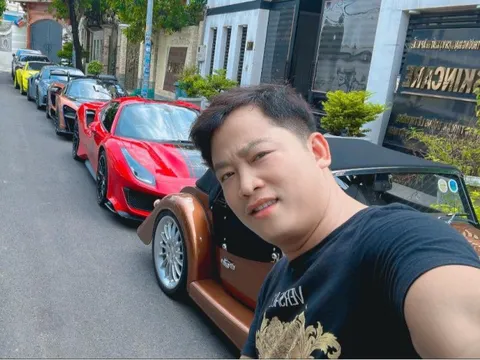 Livestream khoe dàn xe khủng, Hoàng Kim Khánh chia sẻ: Koenigsegg Regera đã về, sẽ sớm đưa tất cả 'xế cưng' đi tour tới Nha Trang