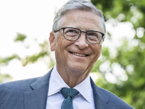Tỷ phú Bill Gates: Tắt điện thoại sau 8 giờ tối, cuộc sống còn nhiều điều hơn là công việc