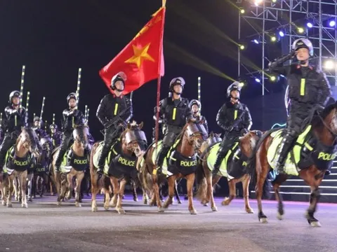 Mãn nhãn Chương trình nghệ thuật "Sáng mãi lời dạy của Bác Hồ"