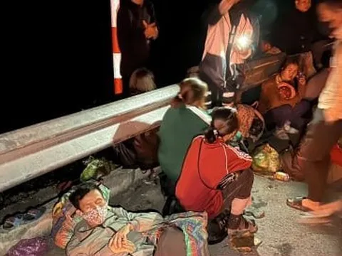 Nạn nhân kể lại giây phút kinh hoàng lúc xe khách lao vào xe tải ở Cam Lộ-La Sơn