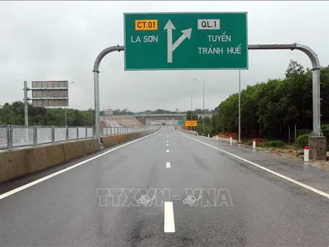 Mở rộng cao tốc Cam Lộ - La Sơn