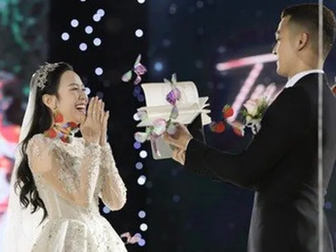 Kim Oanh hé lộ màn trao nhẫn cưới có 1-0-2 với chồng gia thế khủng, biểu cảm cô dâu chiếm trọn spotlight