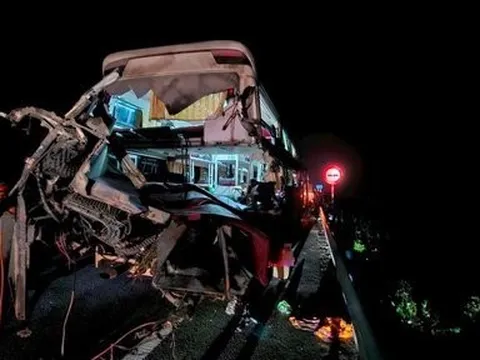 Vụ tai nạn thảm khốc trên cao tốc Cam Lộ - La Sơn: Nhân chứng kể lại phút hãi hùng