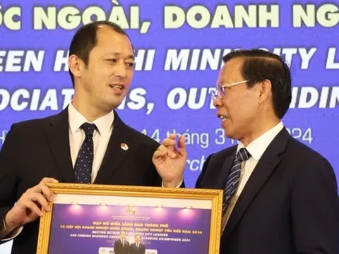 Chủ tịch TPHCM đối thoại với các doanh nghiệp FDI