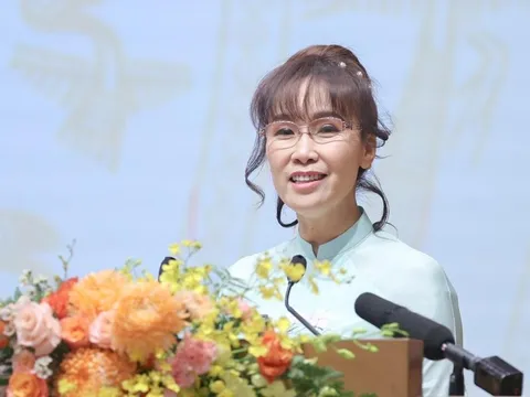 Tỷ phú duy nhất tham dự Hội nghị tháo gỡ khó khăn cho nền kinh tế kiến nghị 5 vấn đề: Đầu tiên là "khoan sức dân"