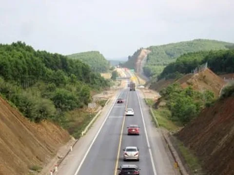 Gấp rút hoàn thiện đề xuất mở rộng cao tốc Cam Lộ-La Sơn lên 4 làn xe