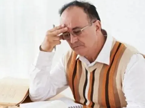 Nghỉ hưu, lương giáo viên của tôi thua xa người bạn lái tàu không có bằng ĐH - Khi biết 4 NGUYÊN NHÂN tôi không còn buồn rầu!