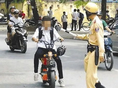 Lái xe 50cc, xe máy điện phải có bằng lái?