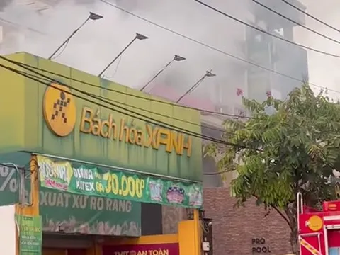 Cháy cửa hàng Bách Hóa Xanh ở TPHCM