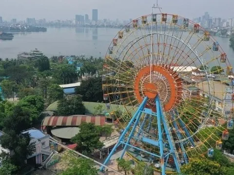 Công viên nước Hồ Tây bán thanh lý loạt thiết bị trò chơi trước hè