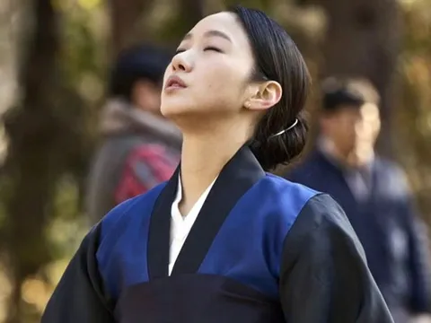 Từ phim hot "Exhuma" tìm hiểu về nghề pháp sư ở Hàn Quốc: Số lượng lên đến trăm ngàn người, tổng thu nhập hàng năm thực sự gây "choáng"