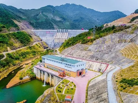 EVN chậm thanh toán nợ, doanh nghiệp thủy điện lớn thứ 2 sàn chứng khoán lùi lịch trả cổ tức 20% bằng tiền thêm 7 tháng