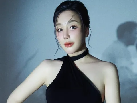 Hồ Quỳnh Hương tuổi 44: Bình thản trước khen chê về nhan sắc, tiết lộ bất ngờ về người yêu