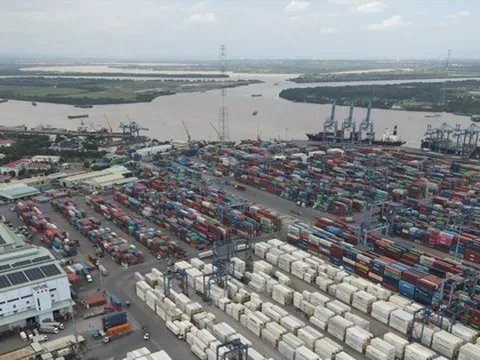 Hệ thống đường thủy, cảng biển dày đặc: Chưa khai thác hiệu quả
