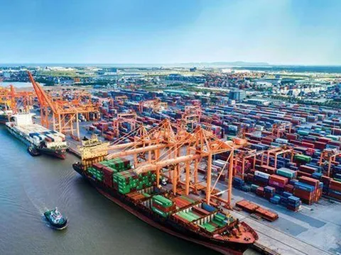 Tận dụng thế mạnh ‘trời cho’ để nâng tỉ trọng vận tải hàng hải, đường thủy lên 50%