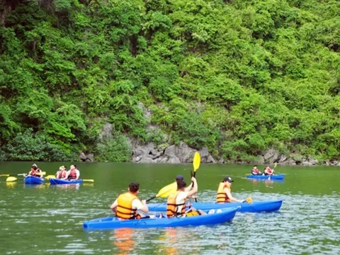 Vịnh Hạ Long thu gần 200 tỷ tiền bán vé trong 3 tháng đầu năm 2024