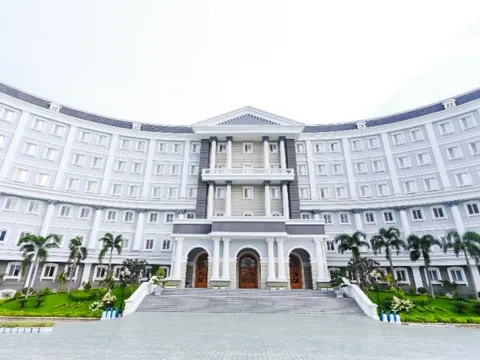 Phương thức huy động vốn kỳ lạ của trường quốc tế Mỹ Việt Nam vừa tạm cho 1.200 học sinh nghỉ học vì kẹt tiền: Phụ huynh cho trường vay 3.200 tỷ, đổi lại là miễn học phí